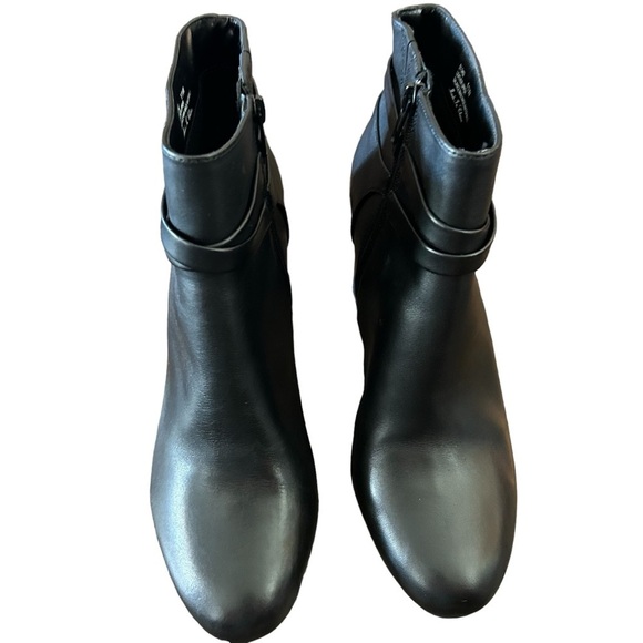 Bella Vita Diaz Bootie Size 11 Wide Width - Picture 2 of 11